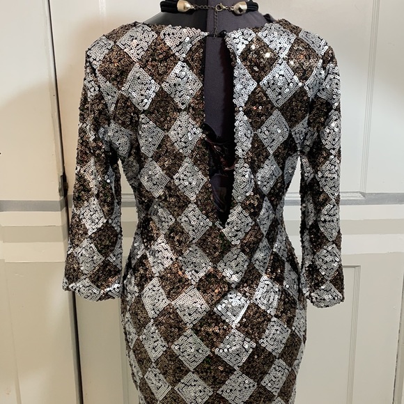 HAHA Black/ Silver Sequin Dress keyhole Closure open  Back size. 3/4 sleeves - Picture 5 of 11